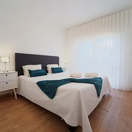 Otel Sky Villas Boas T2- 6 Pax Albufeira