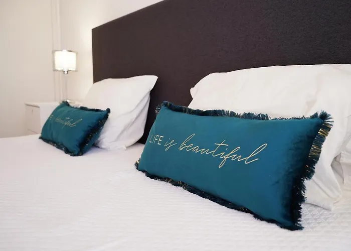 Отель Sky Villas Boas T2- 6 Pax Албуфейра